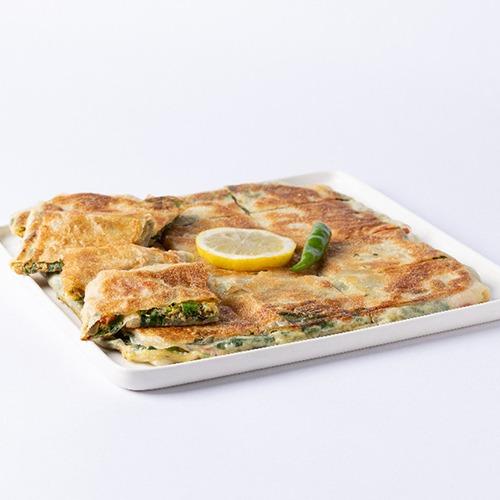 مطبق لحم مع جبنة شيدر